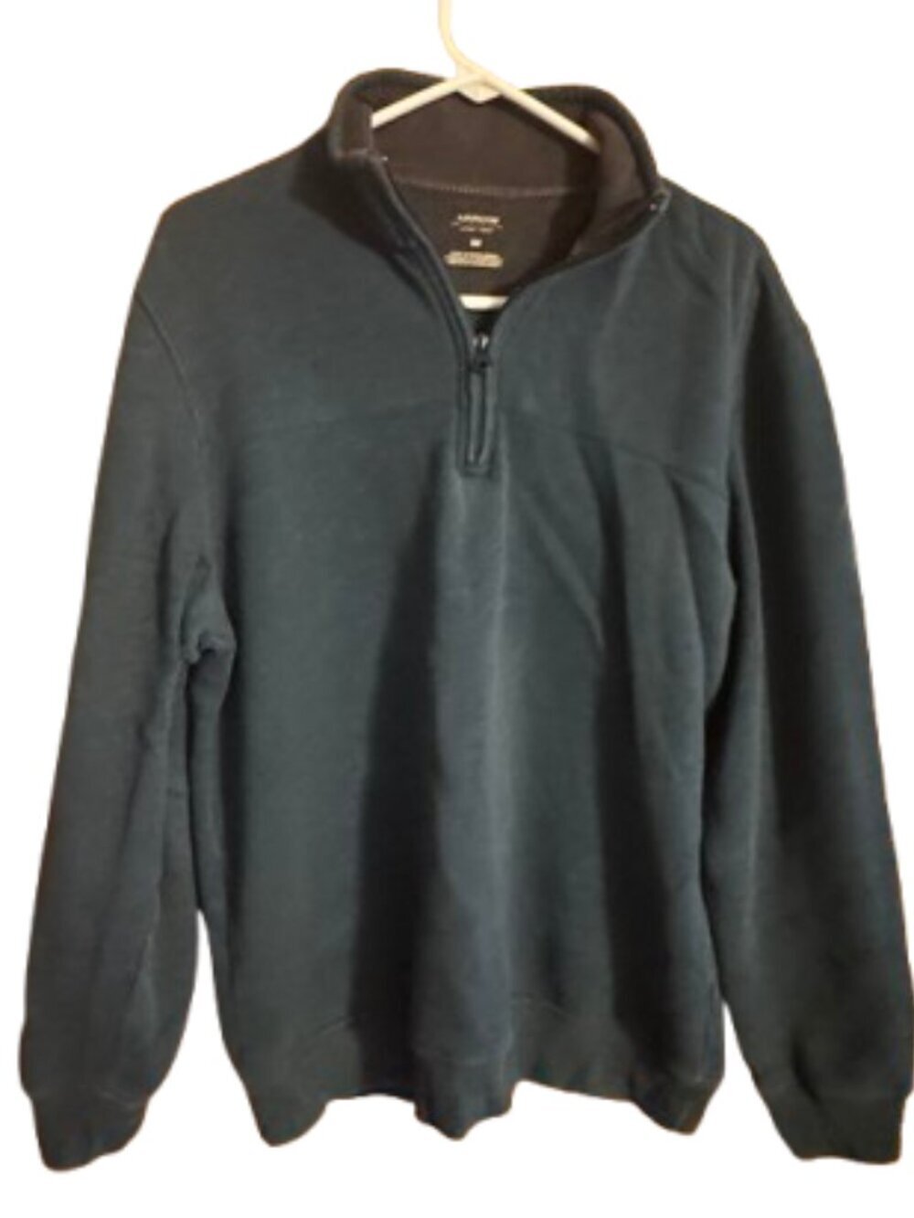 Arrow Green Men's Pull-over shirt, size Med (D19)